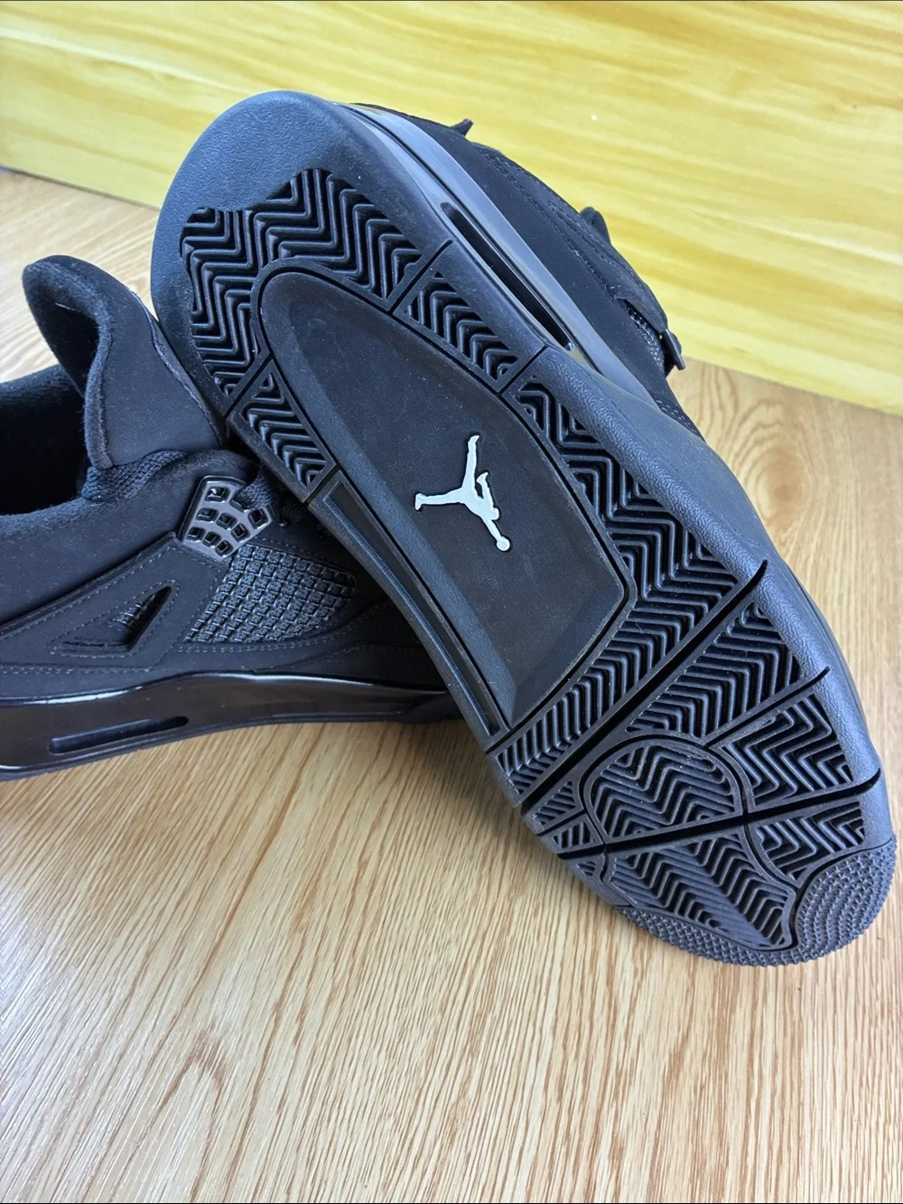 Jordan Black Retro Men's Sneakers